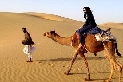 1 hour camel safari tour